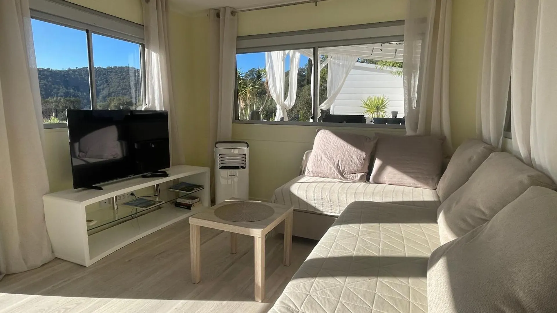 2 Tiny Homes With Private Pool & Beds In Golf Of St-Tropez Le Muy Feriehus