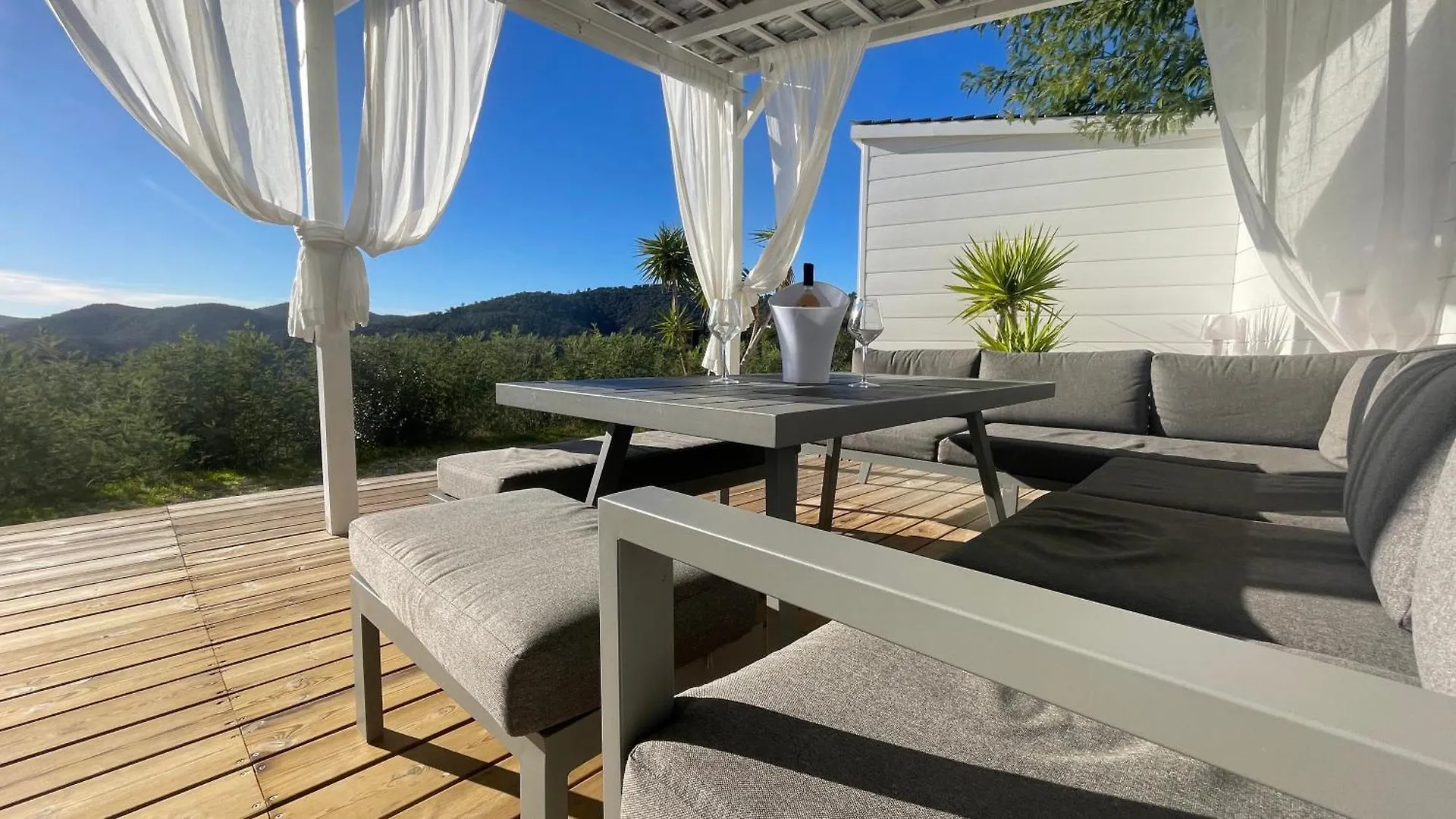 2 Tiny Homes With Private Pool & Beds In Golf Of St-Tropez Le Muy Frankrig